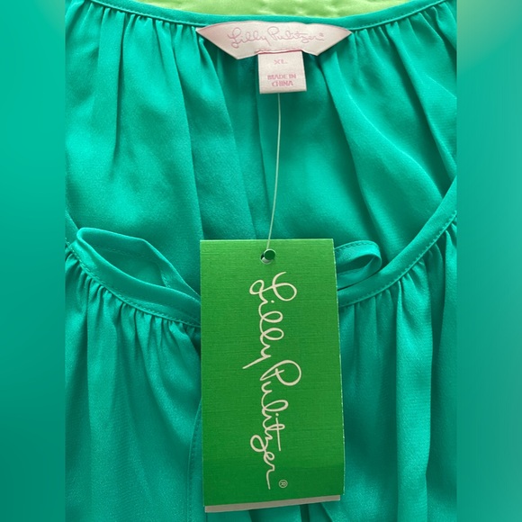 Lilly Pulitzer Cold Shoulder Silk Finch Top Size XL - Picture 3 of 11